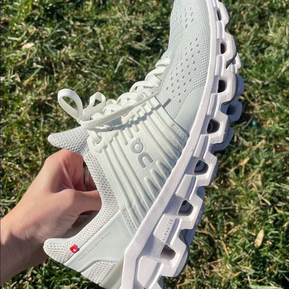 ON Tennis Shoes / Sneakers